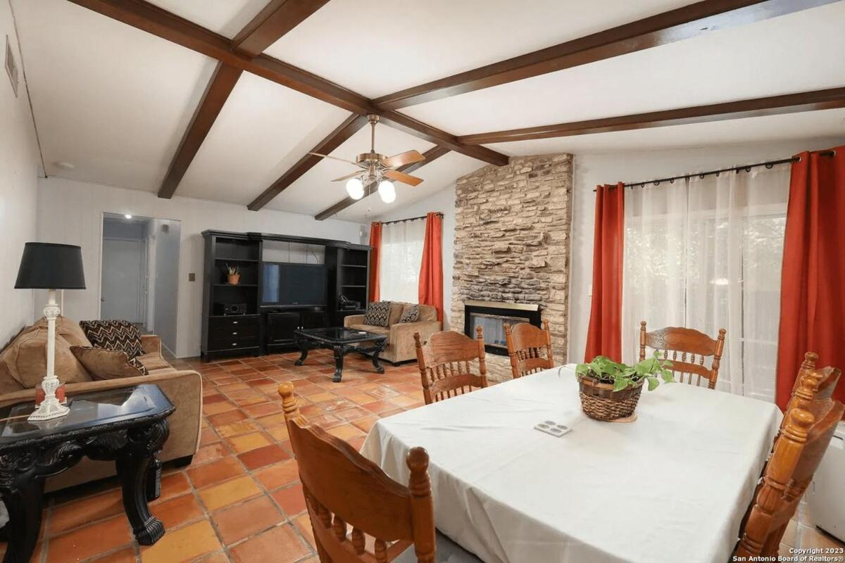 Holiday home Cozy Near Airport,fast Ev Charger & Theater *