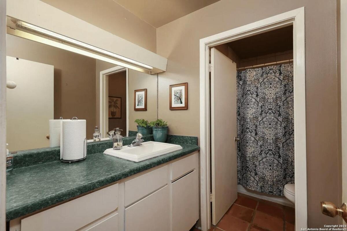Cozy Near Airport,fast Ev Charger & Theater *